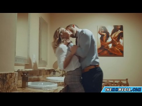 ❤️ Όταν μια πλούσια ξανθιά σε αποπλανεί σε μια δημόσια τουαλέτα στο el.porn-tub-sexer.ru ❤